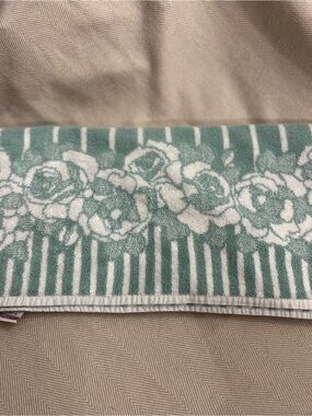 Colormate by Stevens Bath Towel 26 x 44 Green White Floral Stripe Cotton vintage